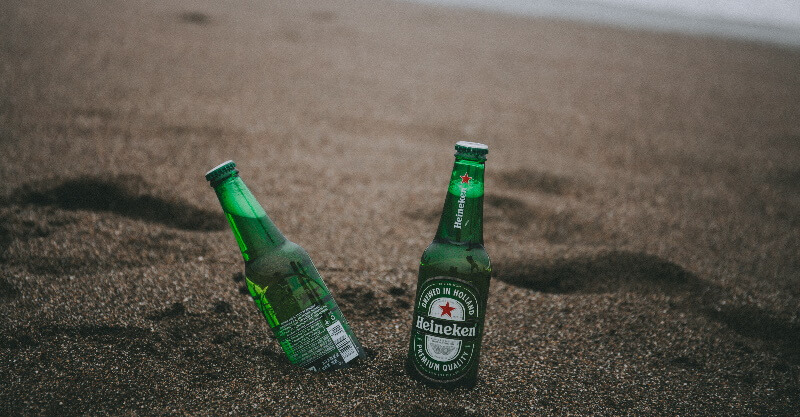 Garradas e Heineken na areia