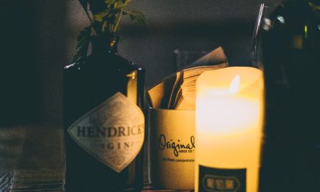Garrafa de gin da marca Hendricks